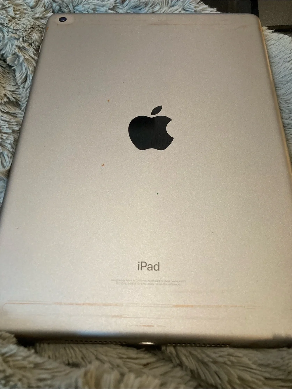 Apple iPad 5th Gen - Charger included ⚡️